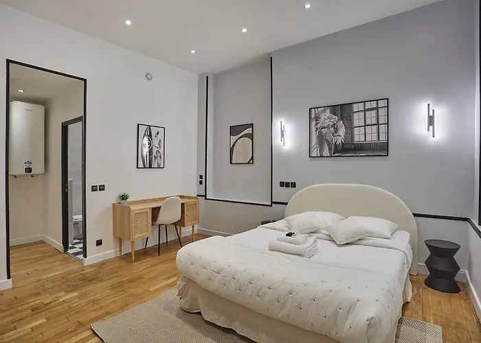 Center Of By Prestige Paris