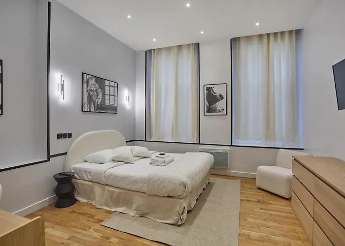 Center Of By Prestige Paris